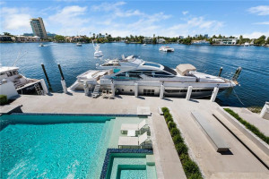 1425 E Lake Drive, Fort Lauderdale, FL 33316