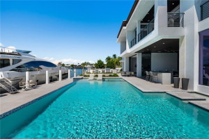 1425 E Lake Drive, Fort Lauderdale, FL 33316