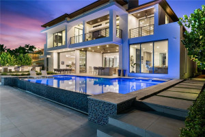 1425 E Lake Drive, Fort Lauderdale, FL 33316