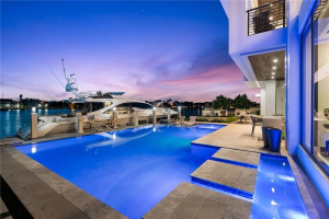 1425 E Lake Drive, Fort Lauderdale, FL 33316