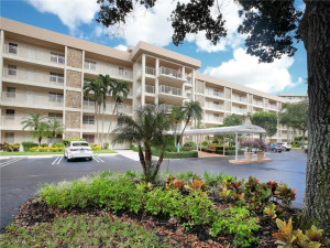 3503 Oaks Way, 314, Pompano Beach, FL 33069
