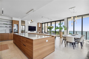 3581 E Glencoe 501, Miami, FL 33133