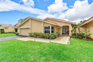 2762 Kelly Brooke Lane, Deerfield Beach, FL 33442