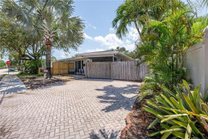 Photo for 2305 NE 11th Avenue, Wilton Manors, FL 33305 - Listing #FX-10386537 2305 NE 11th Avenue, Wilton Manors, FL 33305