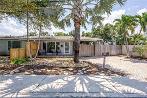Photo for 2305 NE 11th Avenue, Wilton Manors, FL 33305 - Listing #FX-10386537 2305 NE 11th Avenue, Wilton Manors, FL 33305