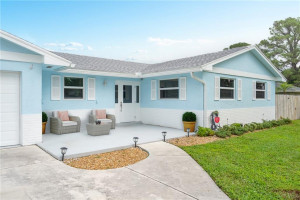 2431 Crawford Court, Lake Worth, FL 33462