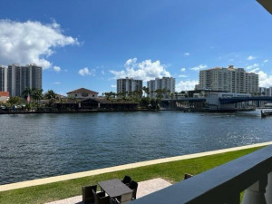2881 NE 32nd Street, 221, Fort Lauderdale, FL 33306
