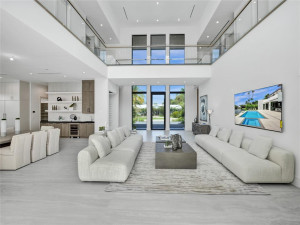 7 Seneca Road, Sea Ranch Lakes, FL 33308