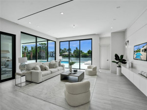 7 Seneca Road, Sea Ranch Lakes, FL 33308