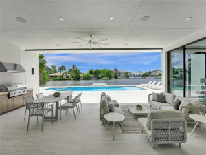 7 Seneca Road, Sea Ranch Lakes, FL 33308