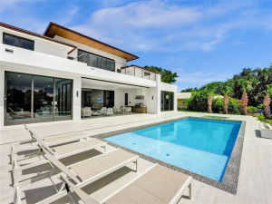 7 Seneca Road, Sea Ranch Lakes, FL 33308