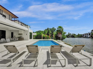 7 Seneca Road, Sea Ranch Lakes, FL 33308