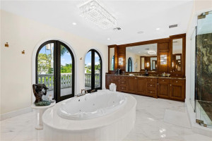 1918 Sunrise Key Boulevard, Fort Lauderdale, FL 33304