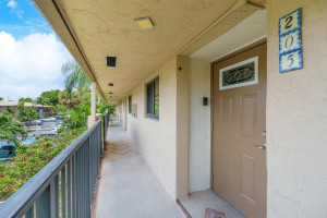 2920 NE 8th Terrace, 205, Oakland Park, FL 33334