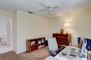 The 34d and 4th Bedroom has bath in between The 34d and 4th Bedroom has bath in between