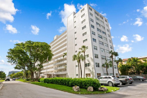 2555 NE 11th Street, 908, Fort Lauderdale, FL 33304