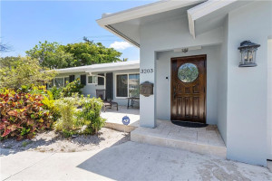 3203 NE 6th Drive, Boca Raton, FL 33431