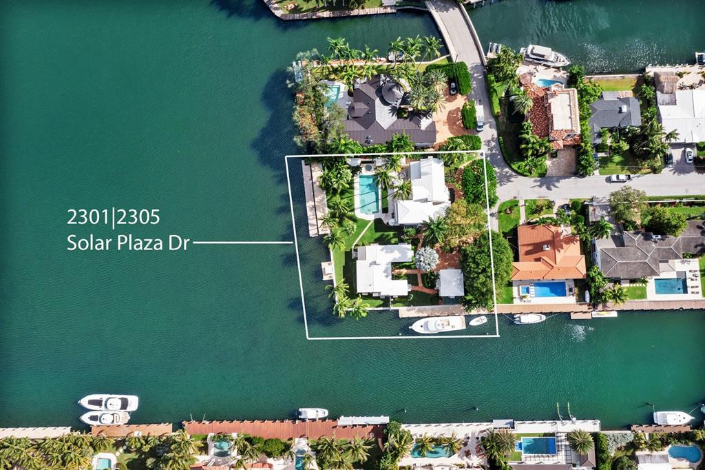 305± Ft Deepwater | 23135± Sq Ft Lot