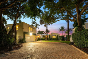 2305 Solar Plaza Drive, Fort Lauderdale, FL 33301