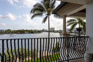 2593 SE 8th Street, Pompano Beach, FL 33062