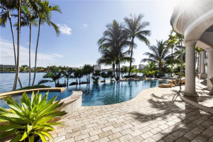 2593 SE 8th Street, Pompano Beach, FL 33062