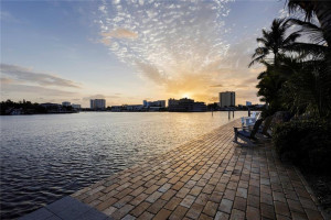 2593 SE 8th Street, Pompano Beach, FL 33062