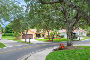 1585 Eastlake Way, Weston, FL 33326