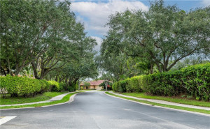 1585 Eastlake Way, Weston, FL 33326
