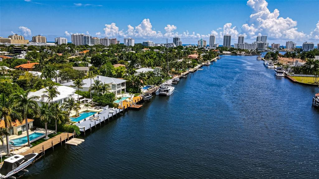 Facing South on the extra wide Rio Barcelona Canal