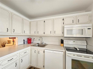 Photo for 3001 NW 46th Avenue, 406, Lauderdale Lakes, FL 33313 - Listing #FX-10406542 3001 NW 46th Avenue, 406, Lauderdale Lakes, FL 33313
