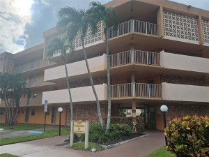 Photo for 3001 NW 46th Avenue, 406, Lauderdale Lakes, FL 33313 - Listing #FX-10406542 3001 NW 46th Avenue, 406, Lauderdale Lakes, FL 33313