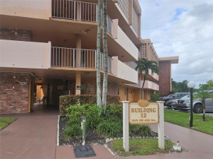 Photo for 3001 NW 46th Avenue, 406, Lauderdale Lakes, FL 33313 - Listing #FX-10406542 3001 NW 46th Avenue, 406, Lauderdale Lakes, FL 33313