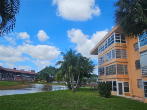 Photo for 3001 NW 46th Avenue, 406, Lauderdale Lakes, FL 33313 - Listing #FX-10406542 3001 NW 46th Avenue, 406, Lauderdale Lakes, FL 33313