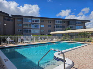 Photo for 3001 NW 46th Avenue, 406, Lauderdale Lakes, FL 33313 - Listing #FX-10406542 3001 NW 46th Avenue, 406, Lauderdale Lakes, FL 33313