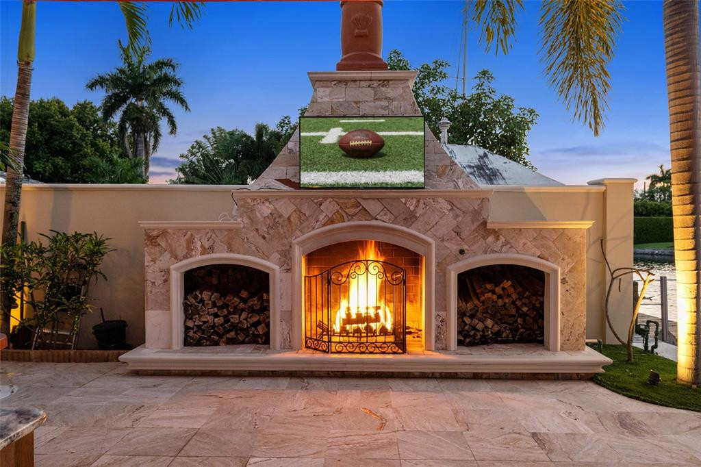 Natural Gas & Wood Burning Fireplace