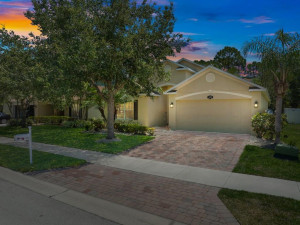 Photo for 402 SW Lexington Avenue, Vero Beach, FL 32962 - Listing #FX-10381473 402 SW Lexington Avenue, Vero Beach, FL 32962