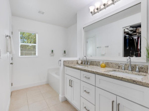 402 SW Lexington Avenue, Vero Beach, FL 32962