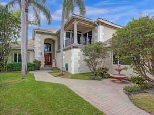 21 Saranac Road, Sea Ranch Lakes, FL 33308