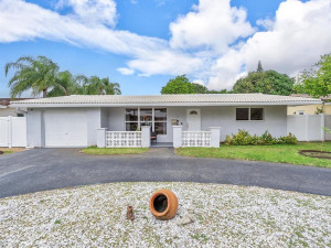 Photo for 5417 Jackson Street, Hollywood, FL 33021 - listing #FX-10408577 5417 Jackson Street, Hollywood, FL 33021