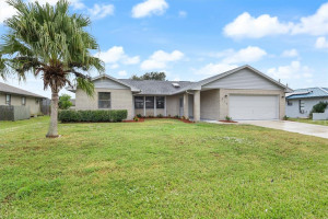 314 SE Thornhill Drive, Port Saint Lucie, FL 34983
