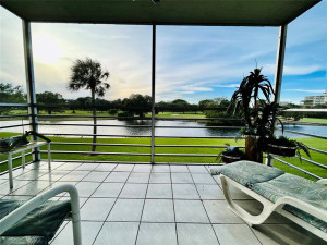 555 Oaks Lane, 211, Pompano Beach, FL 33069