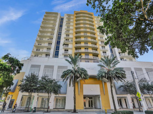 900 SW 8th Street, 606, Miami, FL 33130