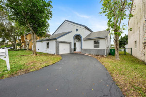 1101 SW 109th Way, Davie, FL 33324