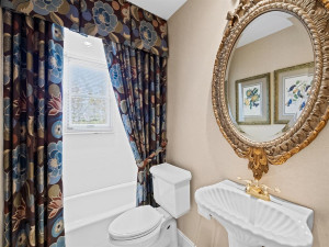 1352 Seminole Drive, Fort Lauderdale, FL 33304