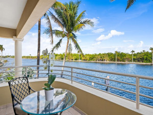 1352 Seminole Drive, Fort Lauderdale, FL 33304