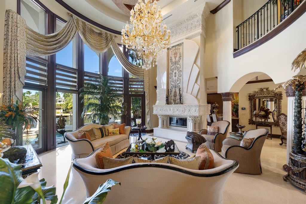 Sun-filled Entertaining Space