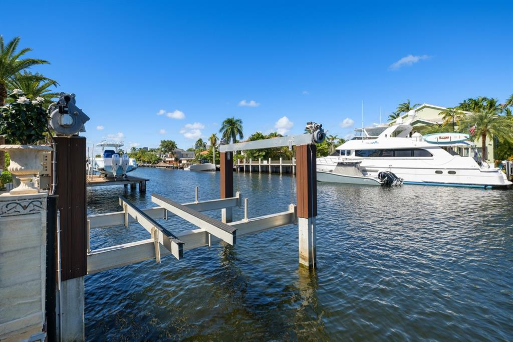 100ft of Deepwater Frontage