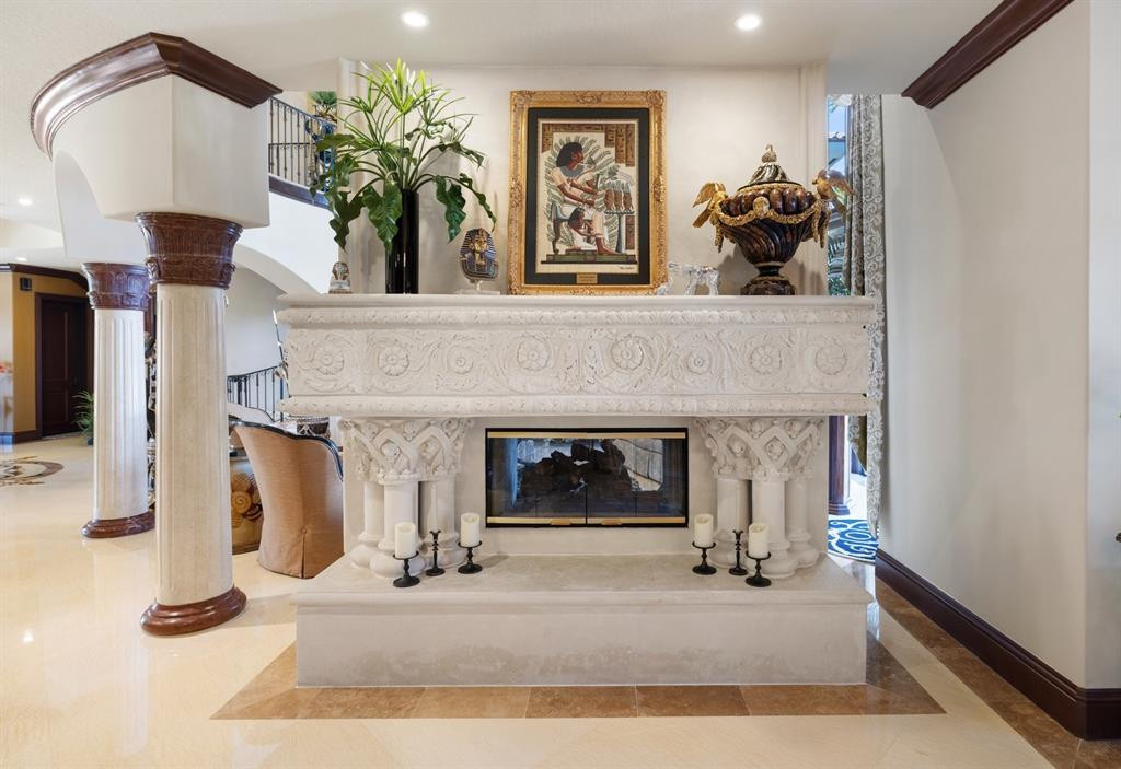 Double-faced Fireplace