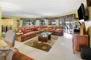 Photo for 7329 Fairfax Drive, 203, Tamarac, FL 33321 - Listing #FX-10381647 7329 Fairfax Drive, 203, Tamarac, FL 33321
