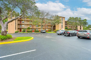 7300 Lake Circle Drive, 306, Margate, FL 33063